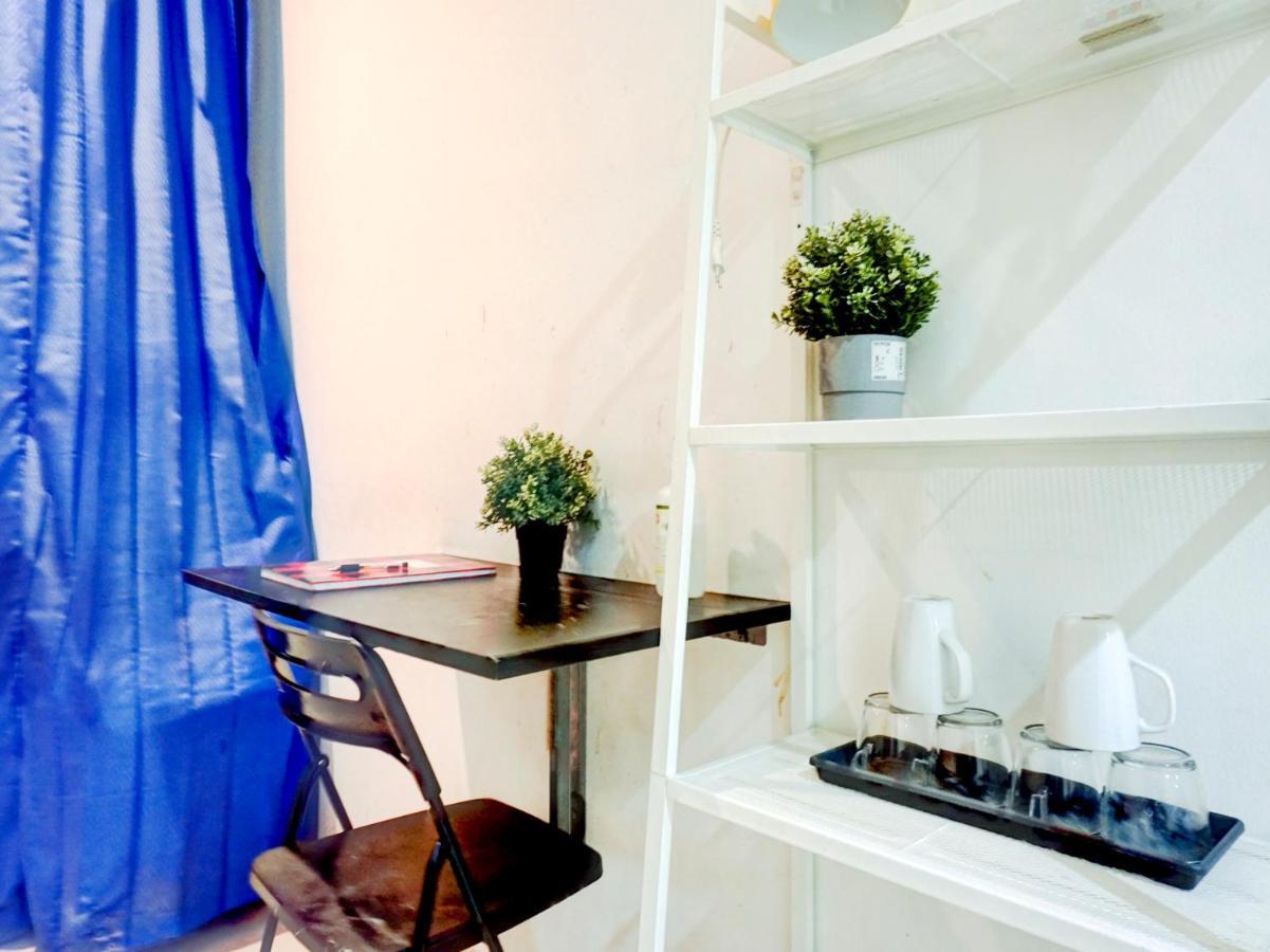 Oyo 90438 Mampang 34 Residence Jakarta Buitenkant foto