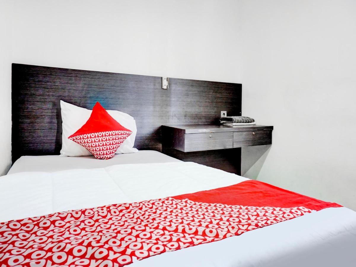 Oyo 90438 Mampang 34 Residence Jakarta Buitenkant foto