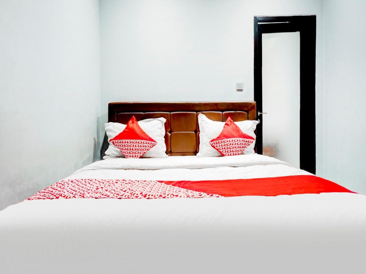Oyo 90438 Mampang 34 Residence Jakarta Buitenkant foto