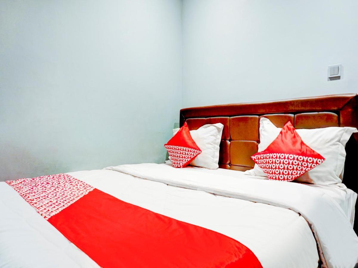 Oyo 90438 Mampang 34 Residence Jakarta Buitenkant foto