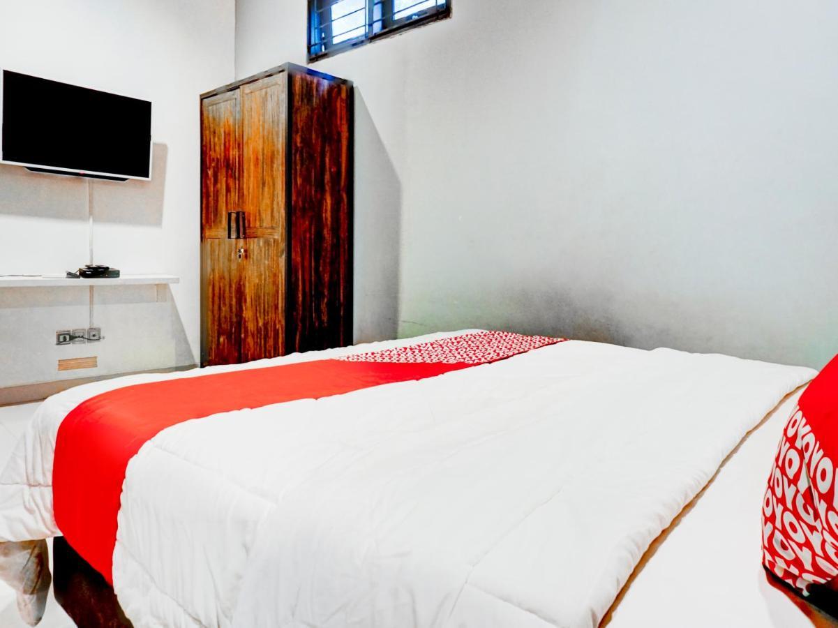 Oyo 90438 Mampang 34 Residence Jakarta Buitenkant foto