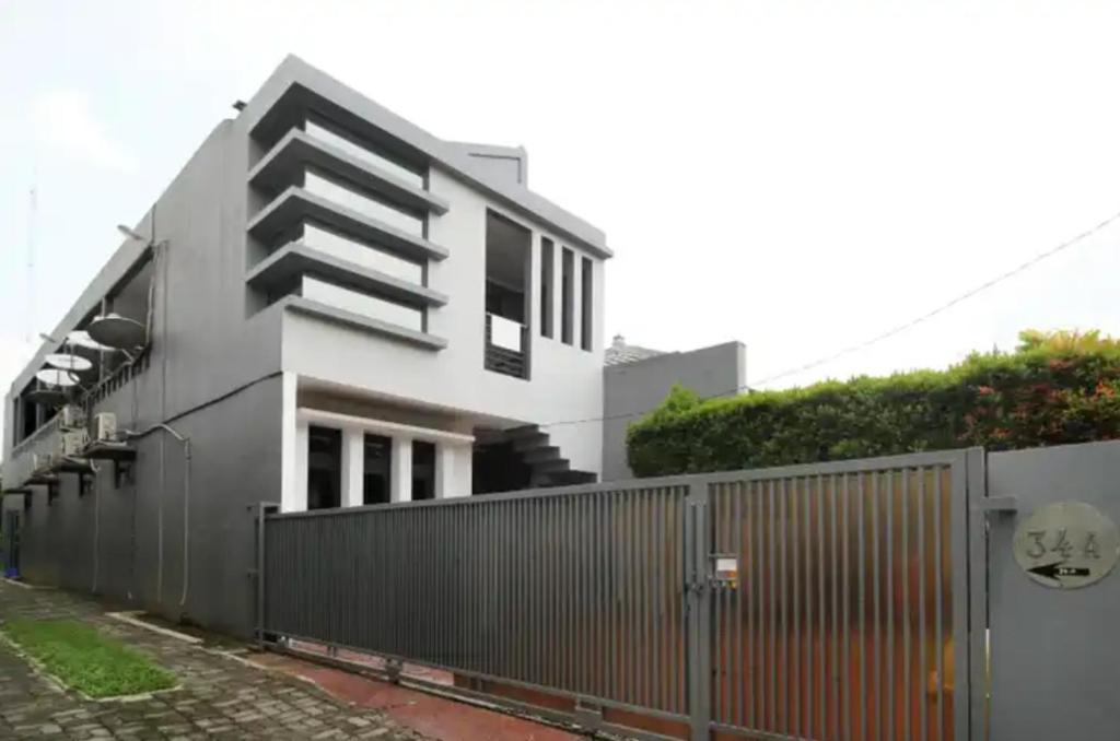 Oyo 90438 Mampang 34 Residence Jakarta Buitenkant foto
