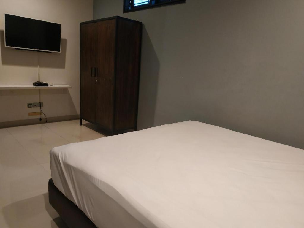 Oyo 90438 Mampang 34 Residence Jakarta Buitenkant foto